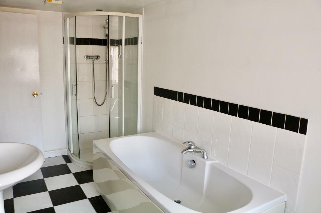 The Cottage Hotel Bradmore  Екстериор снимка